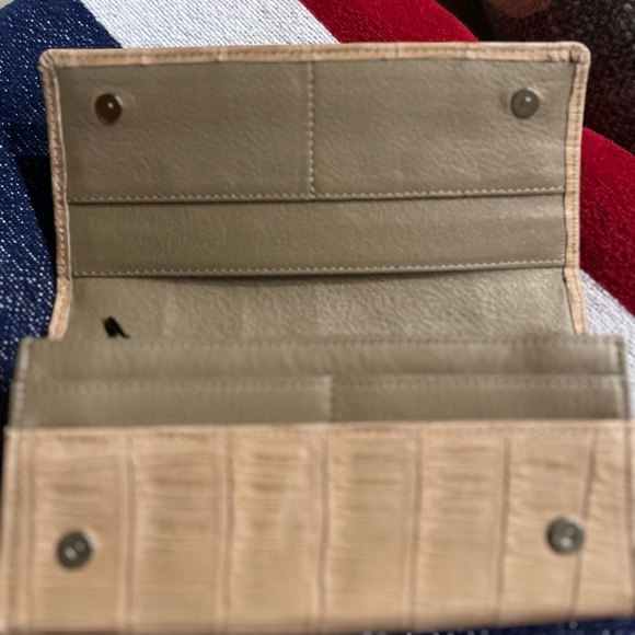 Avagolf tan crocodile wallet. New. - Picture 2 of 4